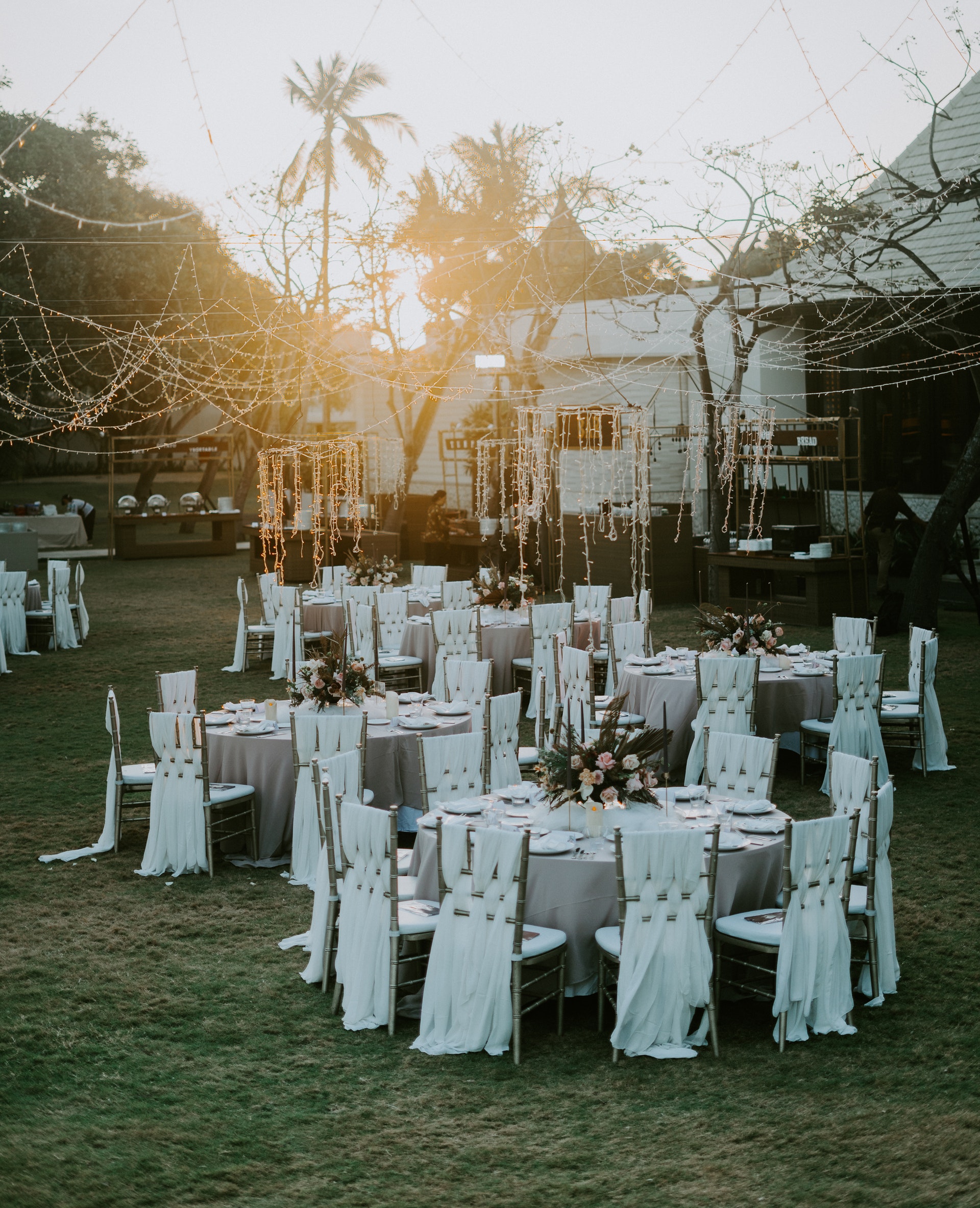 reception-outdoors-2788488